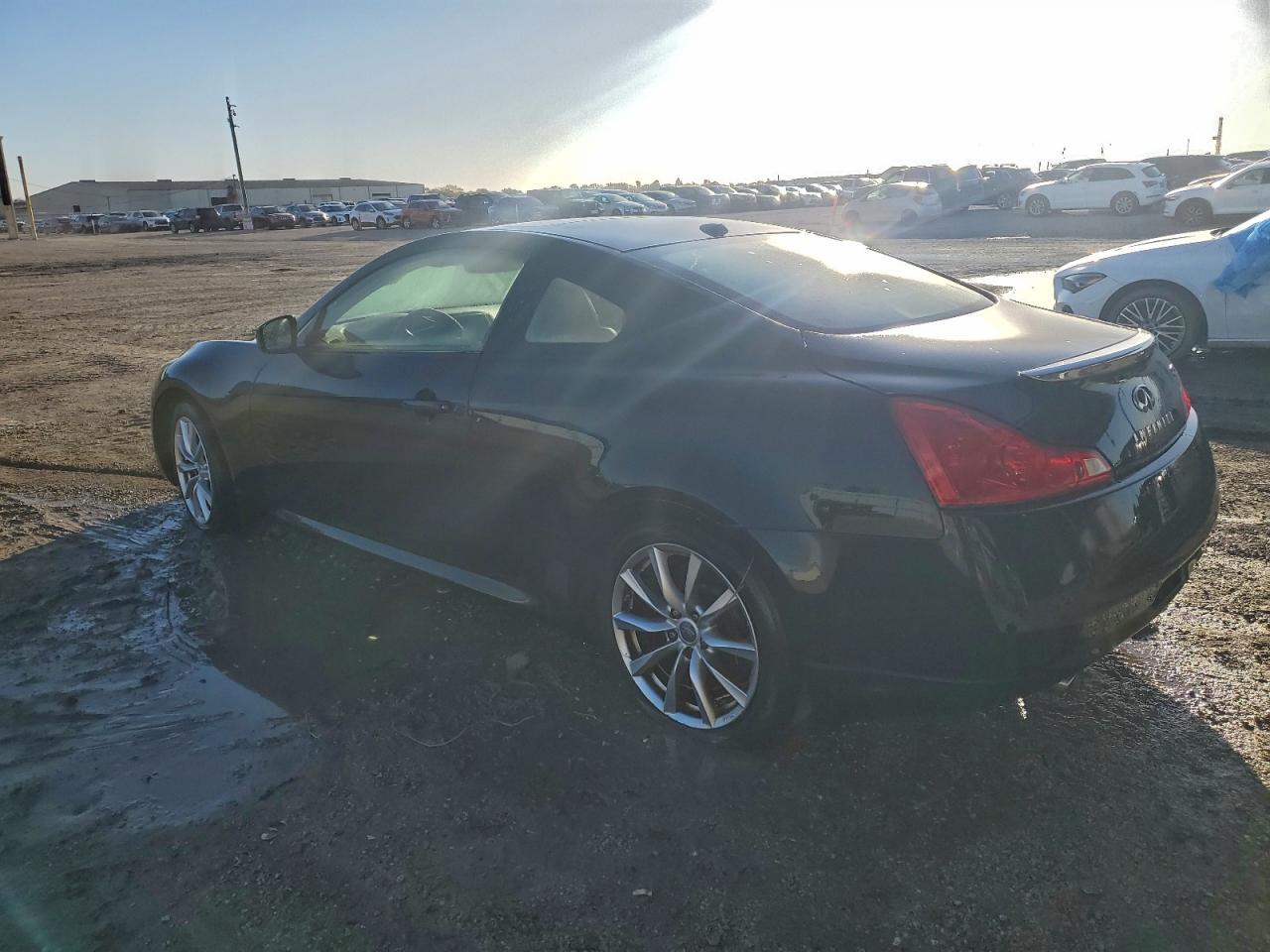 2013 Infiniti G37 Journey - Фото 2