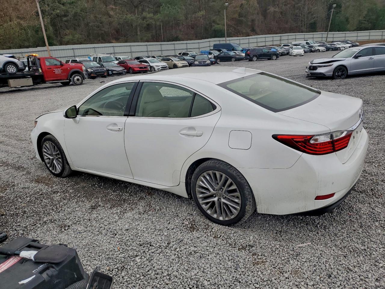 2015 Lexus Es 350 - Image 2