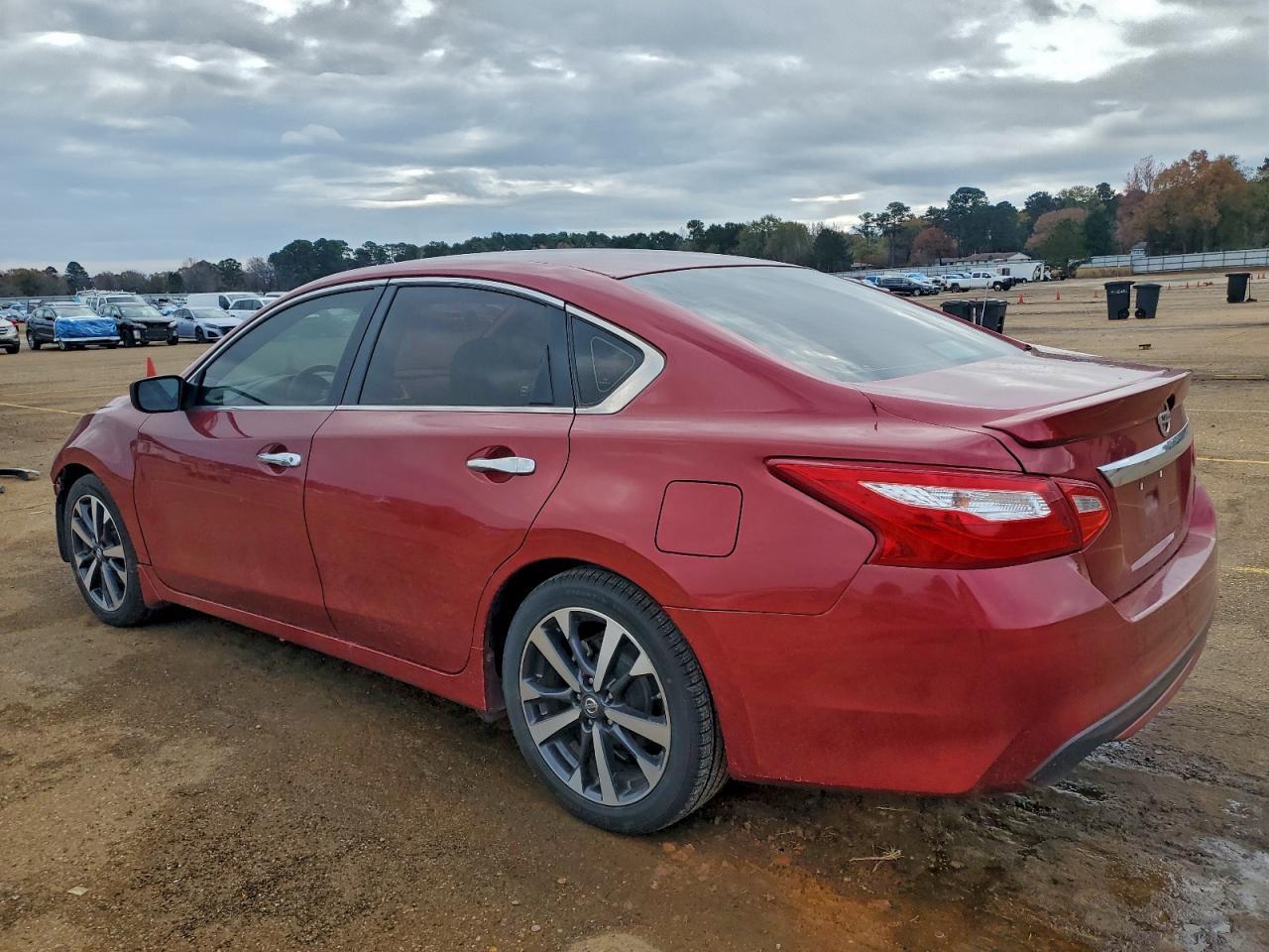 2016 Nissan Altima 2.5 - Фото 2