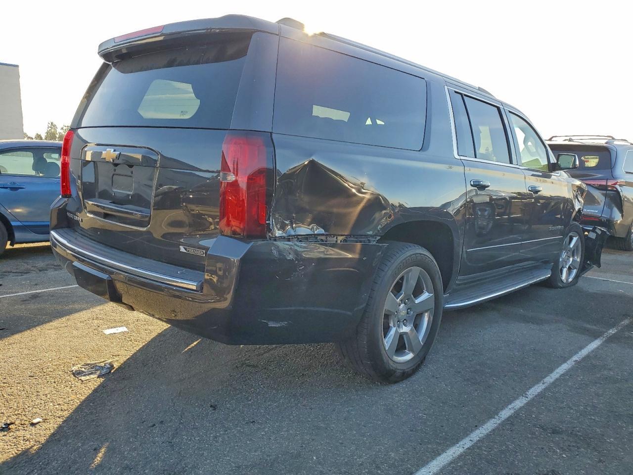 2018 Chevrolet Suburban K1500 Premier - Фото 3
