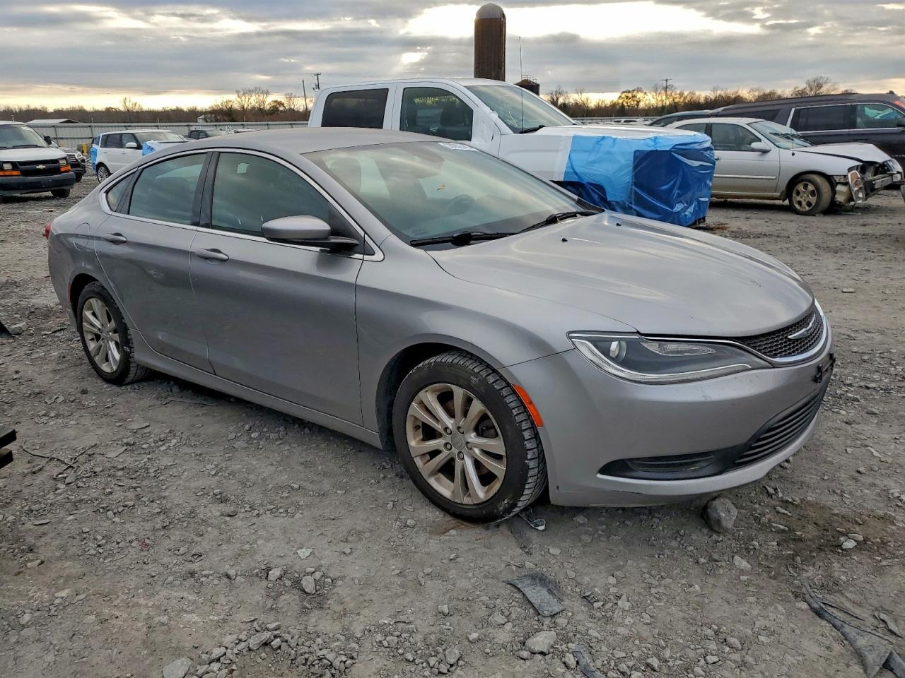 2017 Chrysler 200 Lx - Image 4