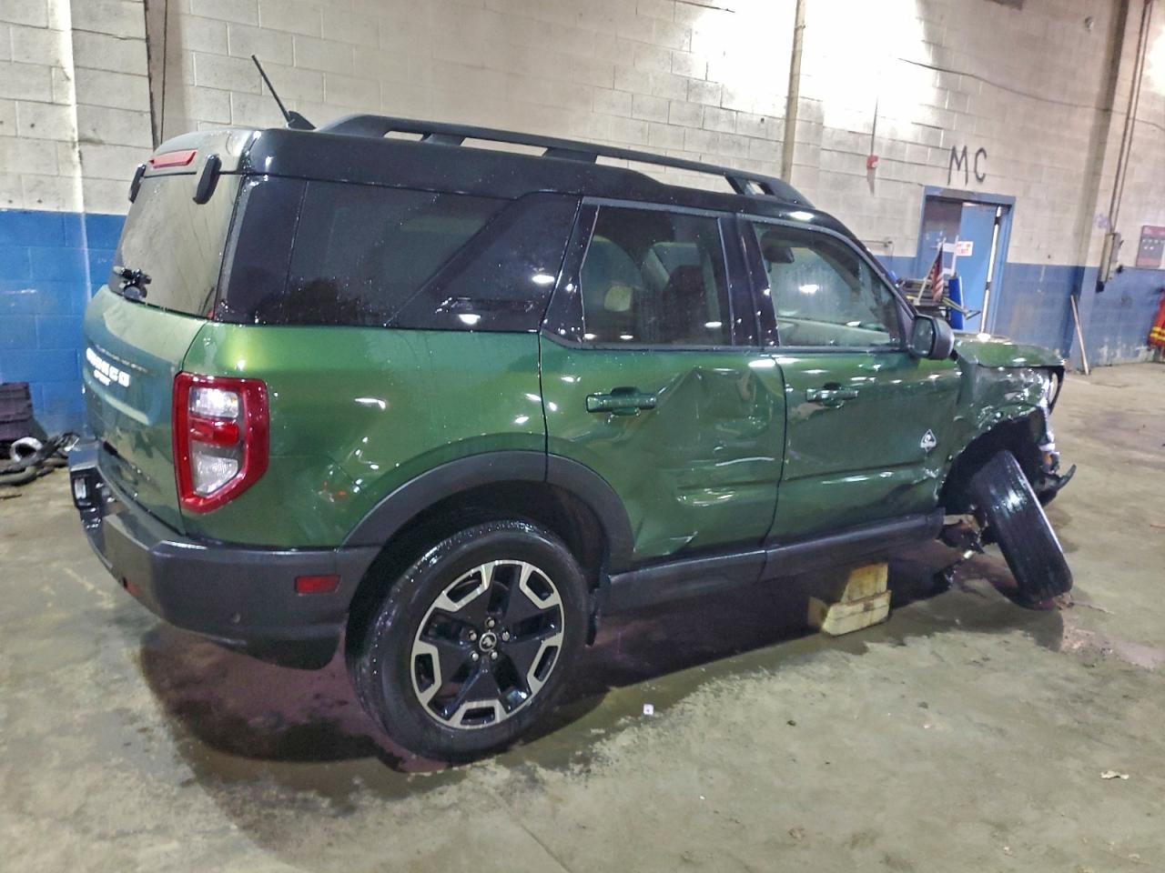 2024 Ford Bronco Sport Outer Banks - Image 3