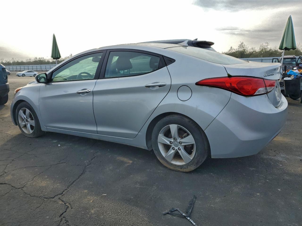 2013 Hyundai Elantra Gls - Фото 2