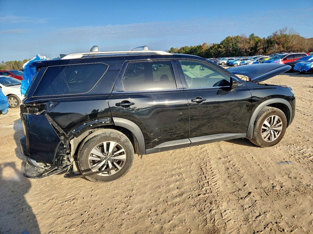 2022 Nissan Pathfinder Sl - Фото 3