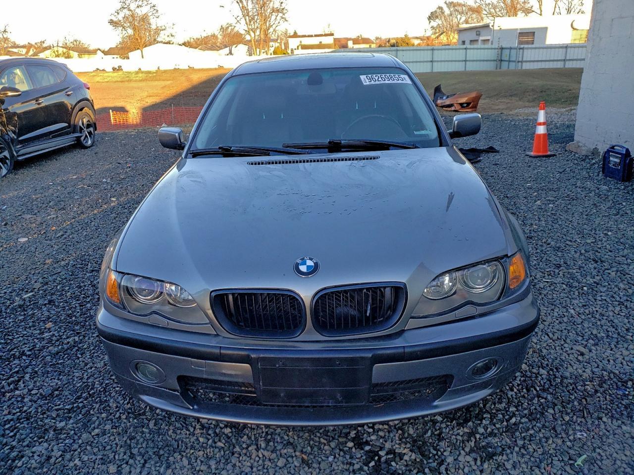 2003 BMW 330 Xi - Image 5