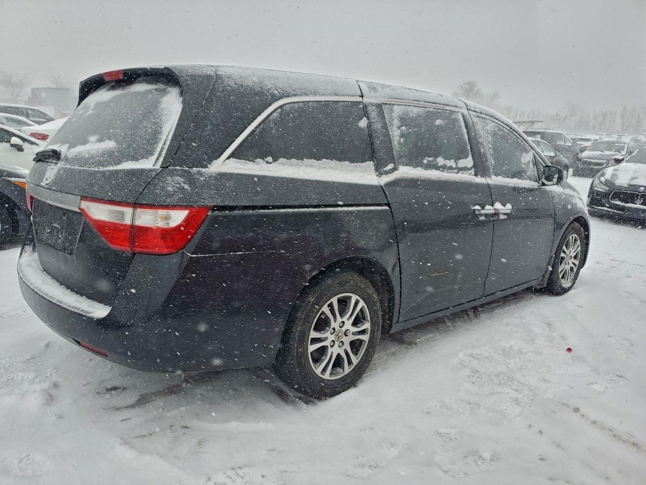 2012 Honda Odyssey Ex - Image 3
