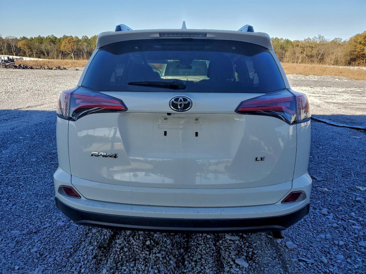 2017 Toyota Rav4 Le - Image 6