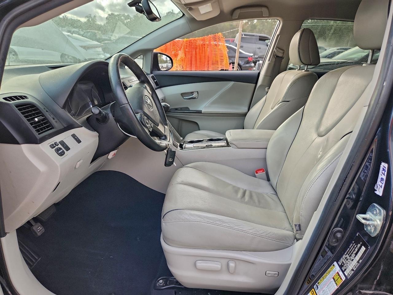 2014 Toyota Venza Le - Image 7