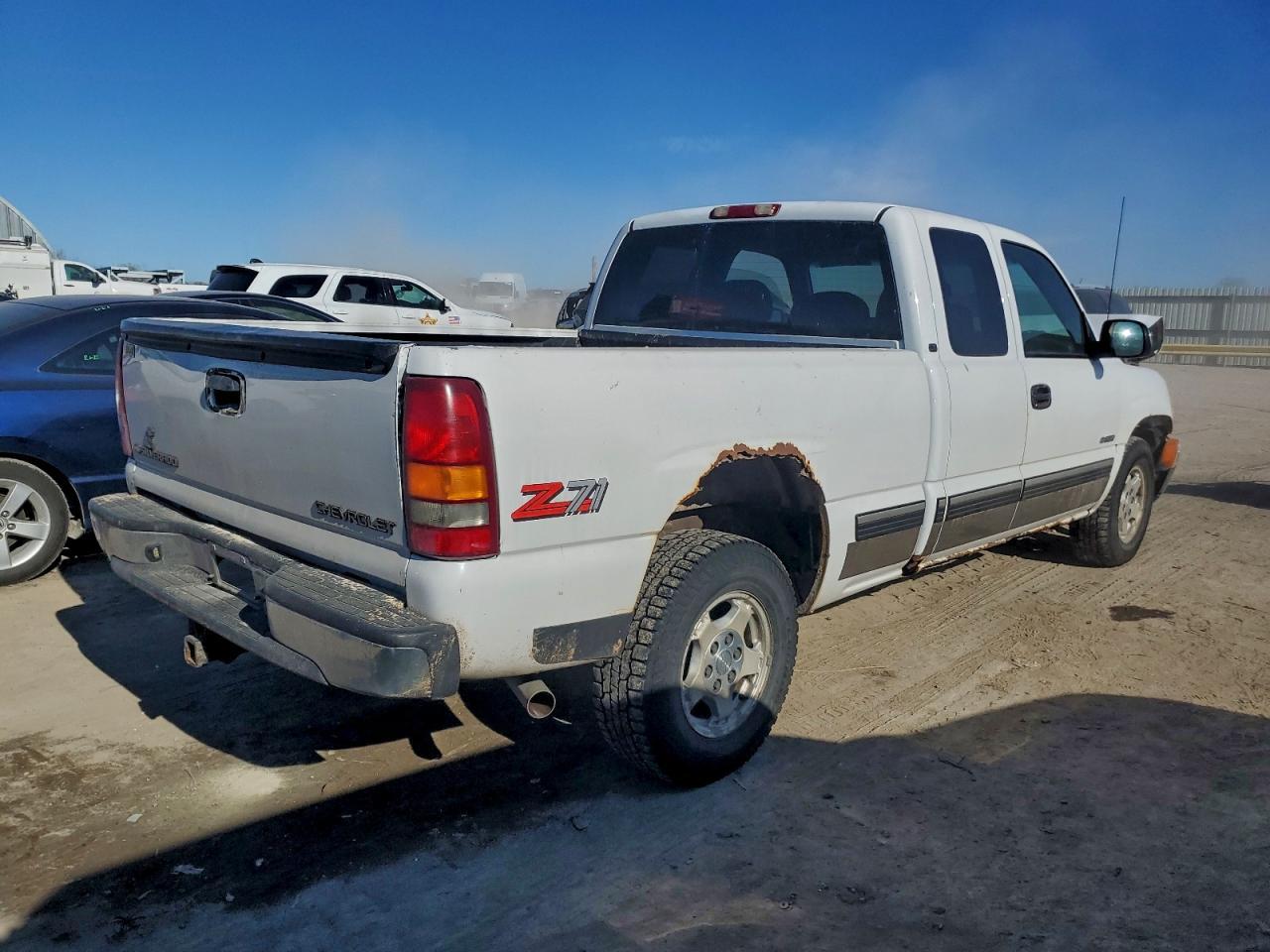 2000 Chevrolet Silverado K1500 - Image 3