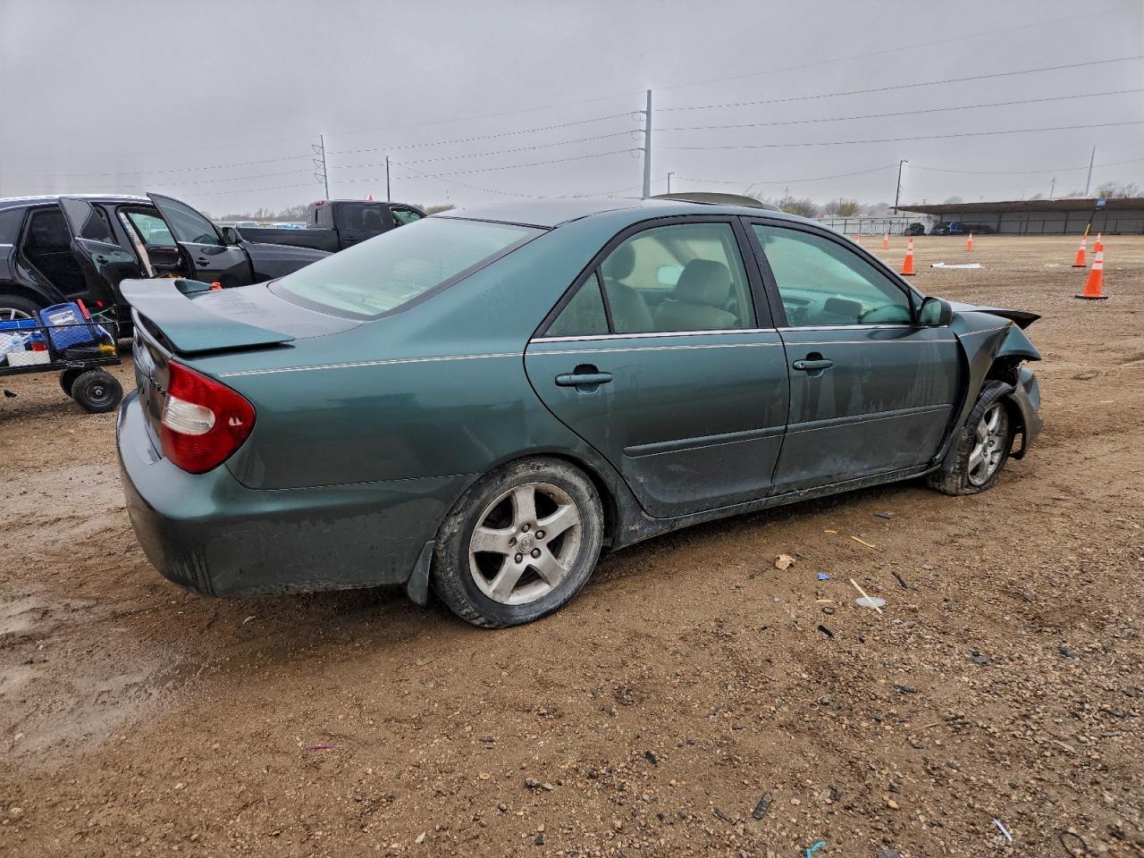 2002 Toyota Camry Le - Фото 3