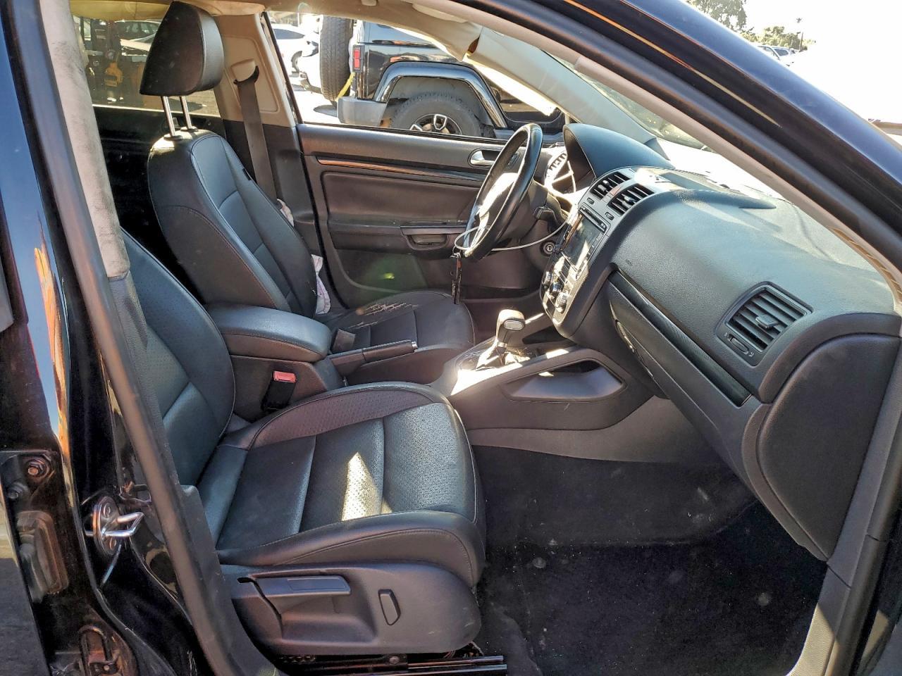 2010 Volkswagen Jetta Wolfsburg - Фото 7