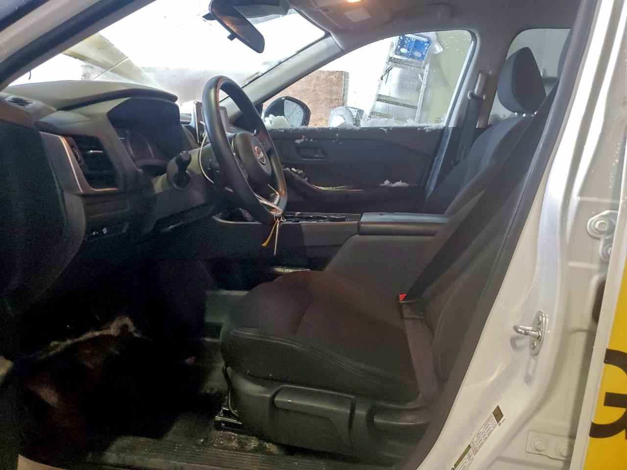 2023 Nissan Rogue S - Image 7