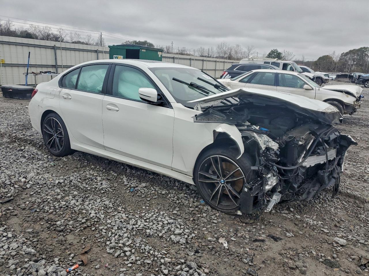 2023 BMW 330I - Фото 4