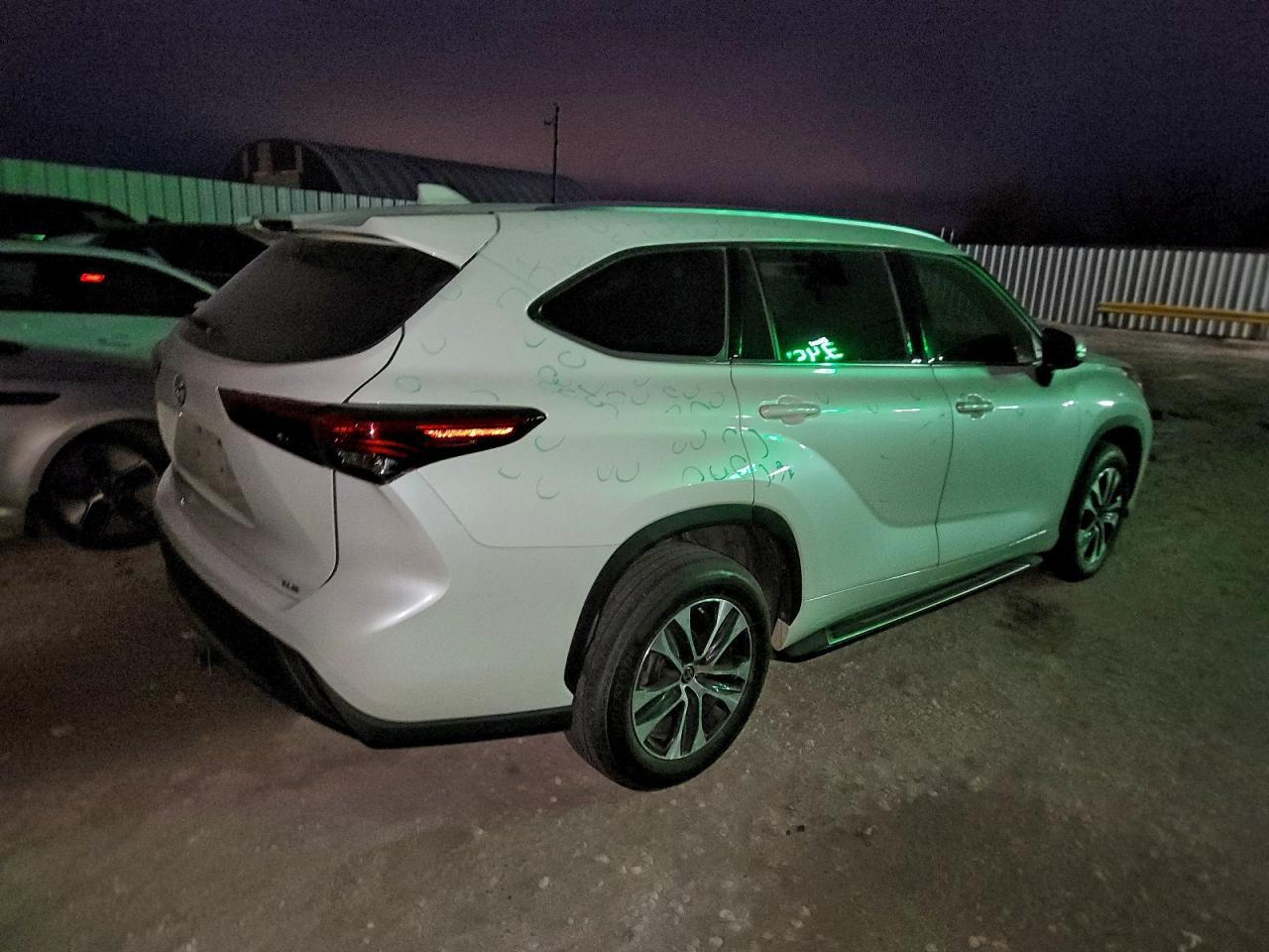 2020 Toyota Highlander Xle - Фото 3