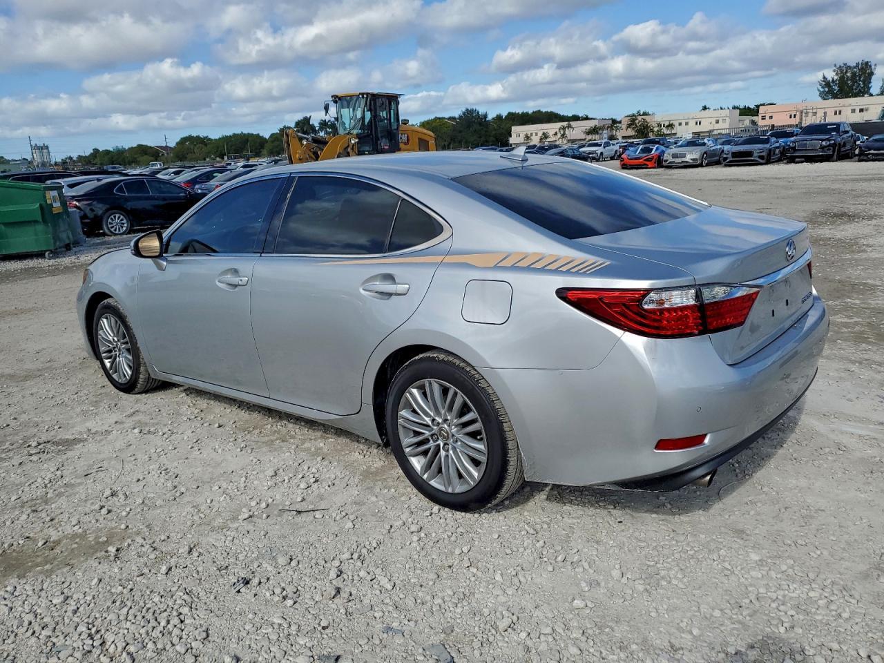 2014 Lexus Es 350 - Image 2