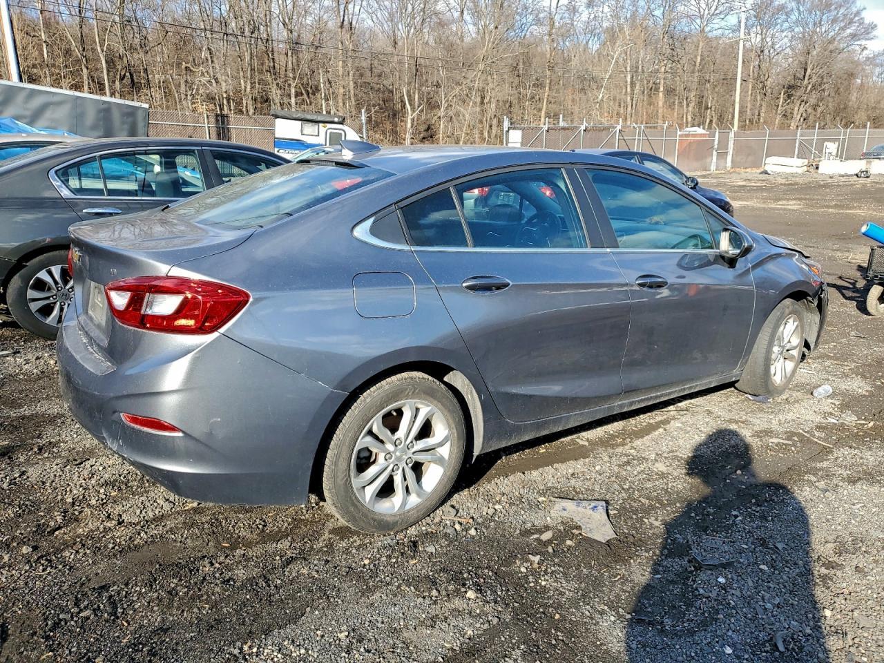 2019 Chevrolet Cruze Lt - Image 3