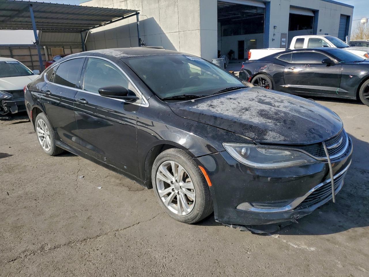 2016 Chrysler 200 Limited - Image 4