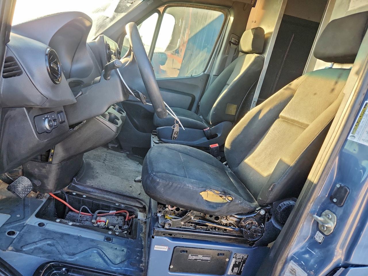 2019 Mercedes Benz Sprinter Delivery Van - Image 7