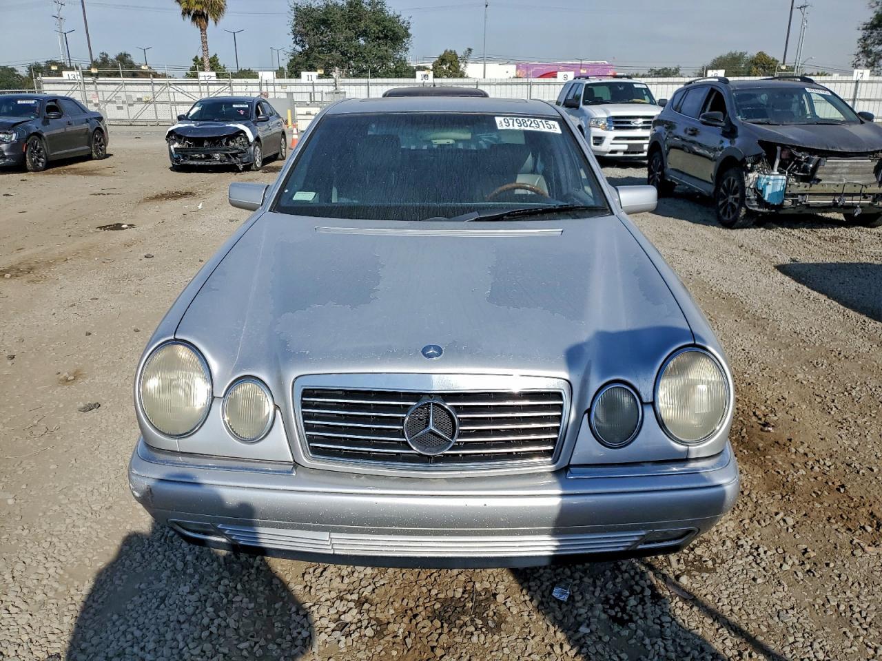 1997 Mercedes-Benz E 320 - Image 5