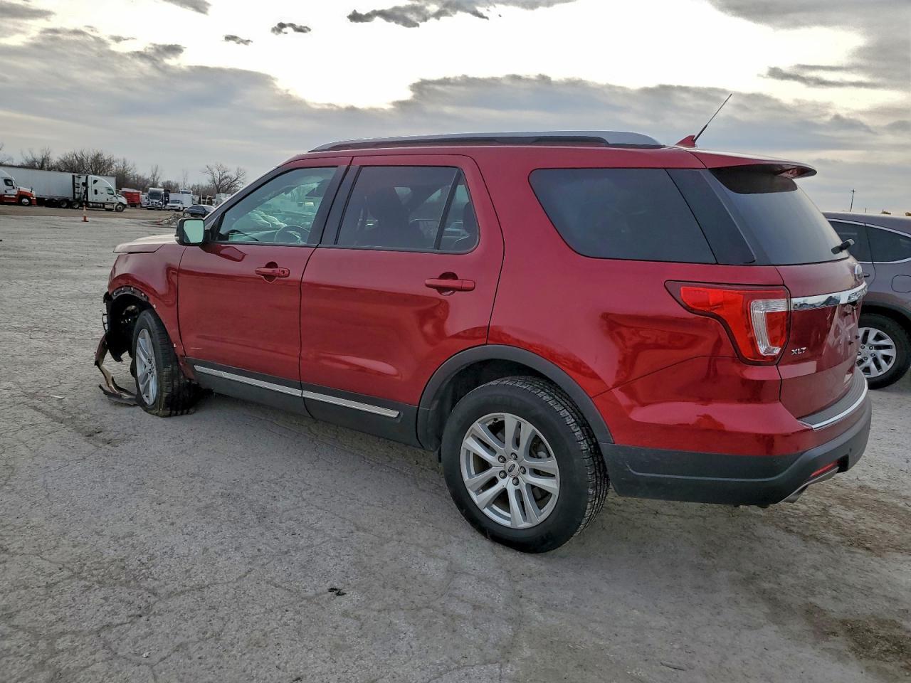 2018 Ford Explorer - Image 2