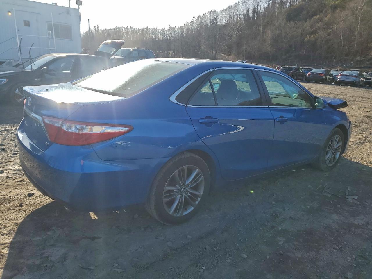 2017 Toyota Camry Le - Image 3