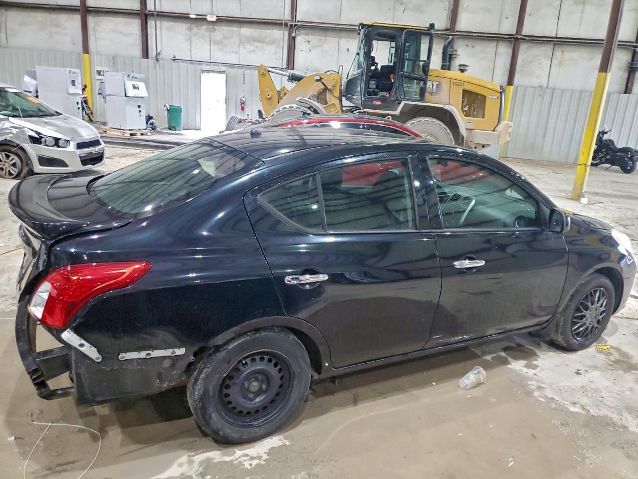 2014 Niss Versa - Фото 3