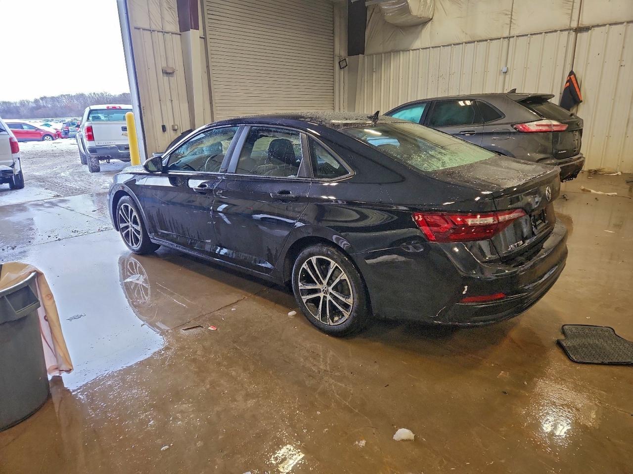 2023 Volkswagen Jetta Sport - Фото 2