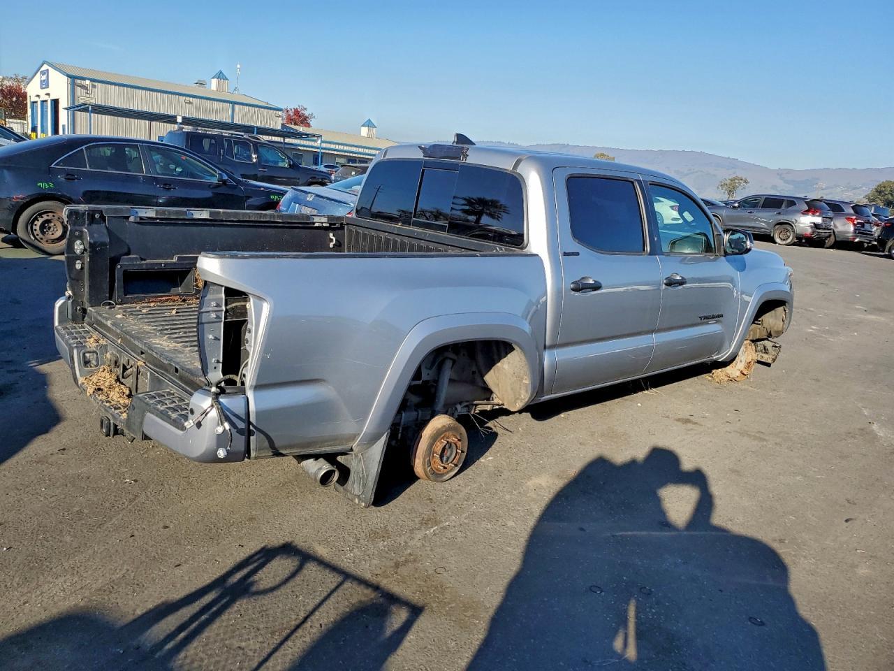 2017 Toyota Tacoma Double Cab - Image 3