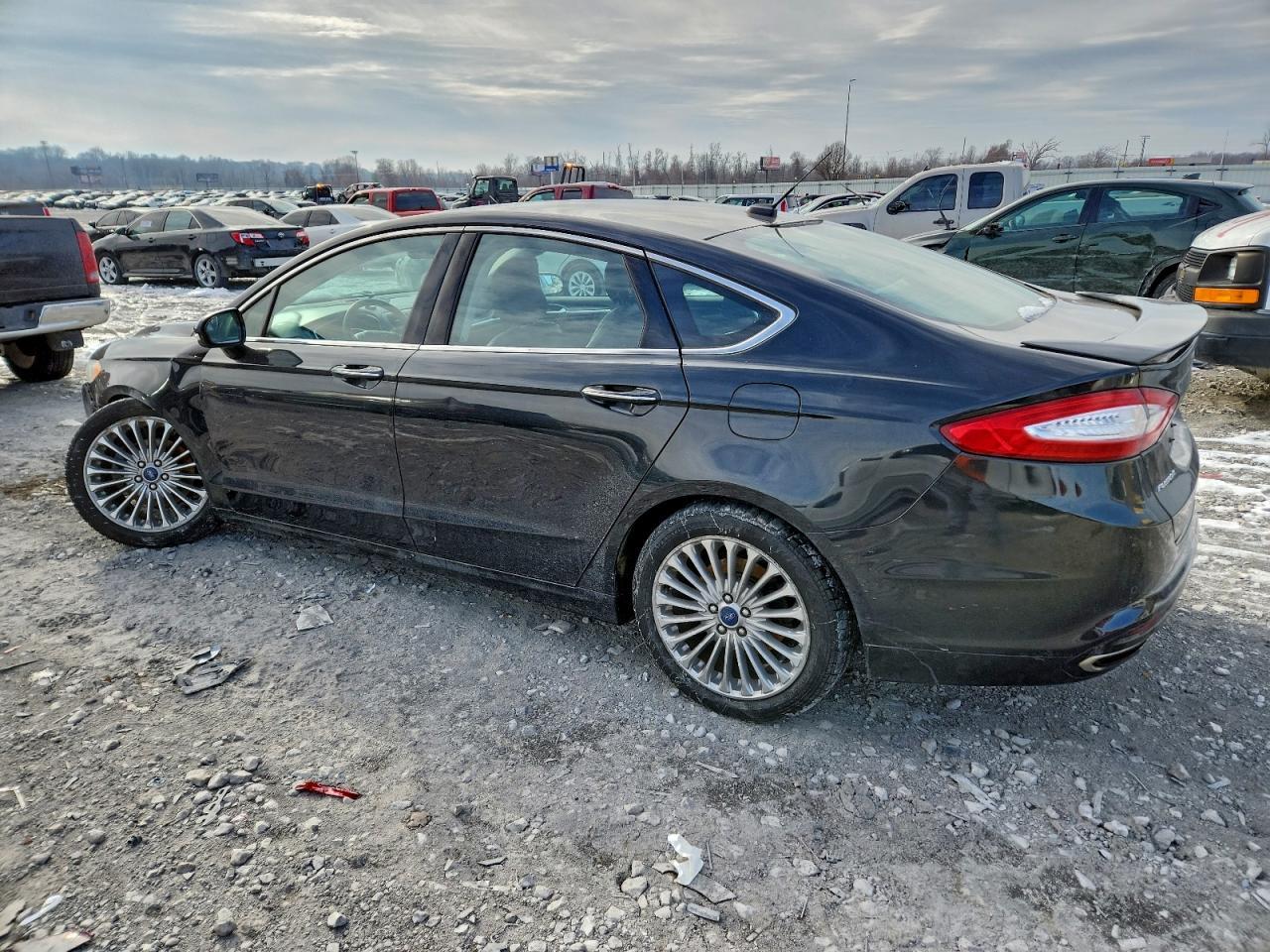 2015 Ford Fusion Titanium - Фото 2