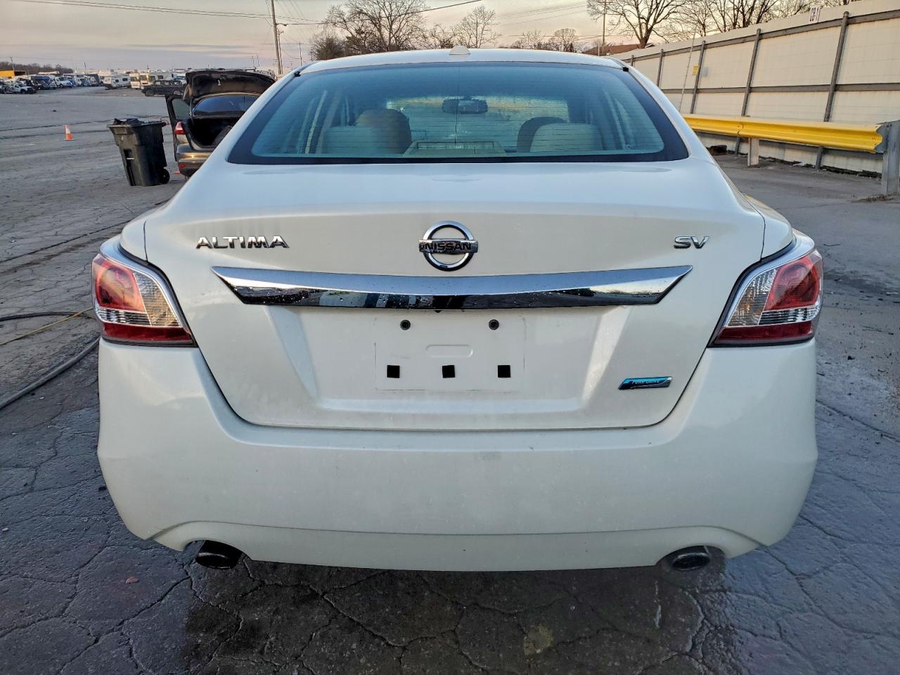 2014 Niss Altima 2.5 - Image 6
