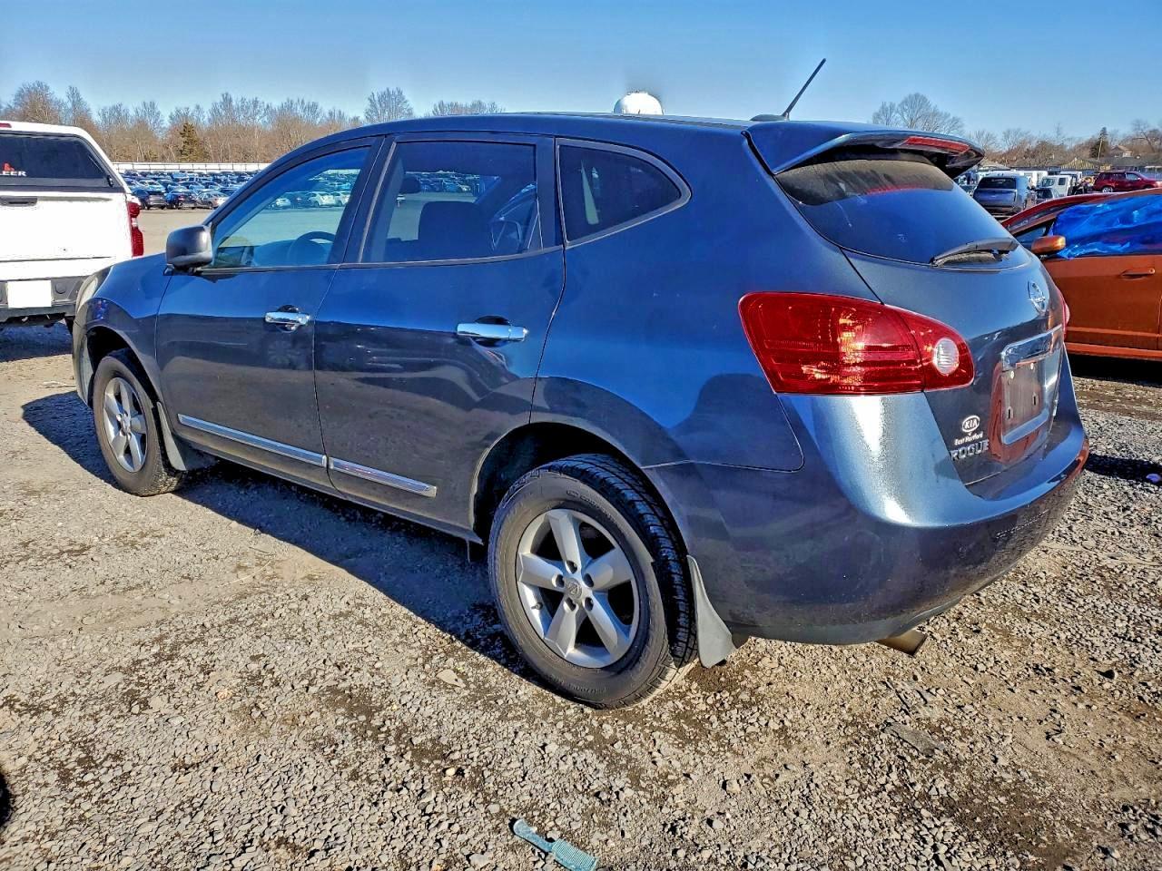 2012 Nissan Rogue S - Image 2