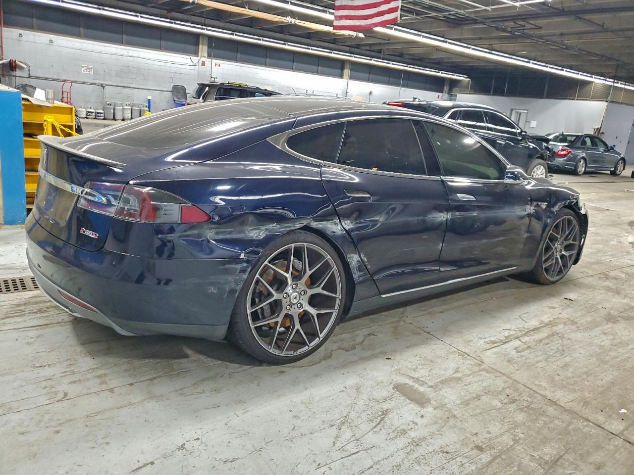 2015 Tesla Model S P85D - Фото 3