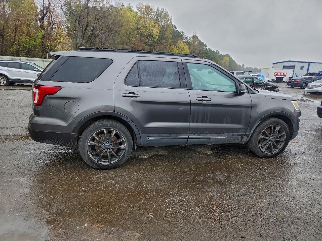2017 Ford Explorer Xlt - Фото 3