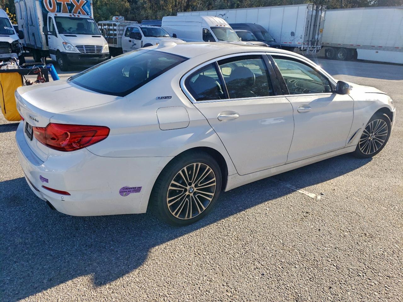2019 BMW 530E - Фото 3
