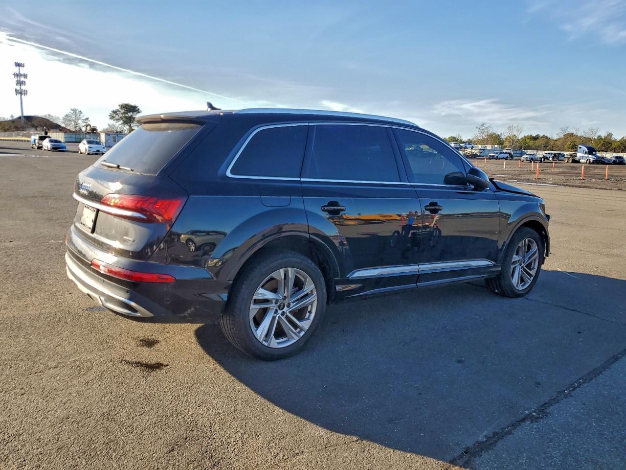 2021 Audi Q7 Premium Plus - Фото 3