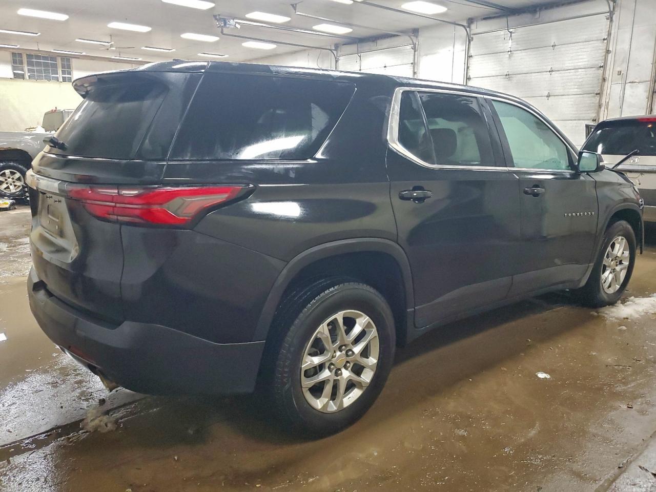 2023 Chevrolet Traverse Ls - Фото 3