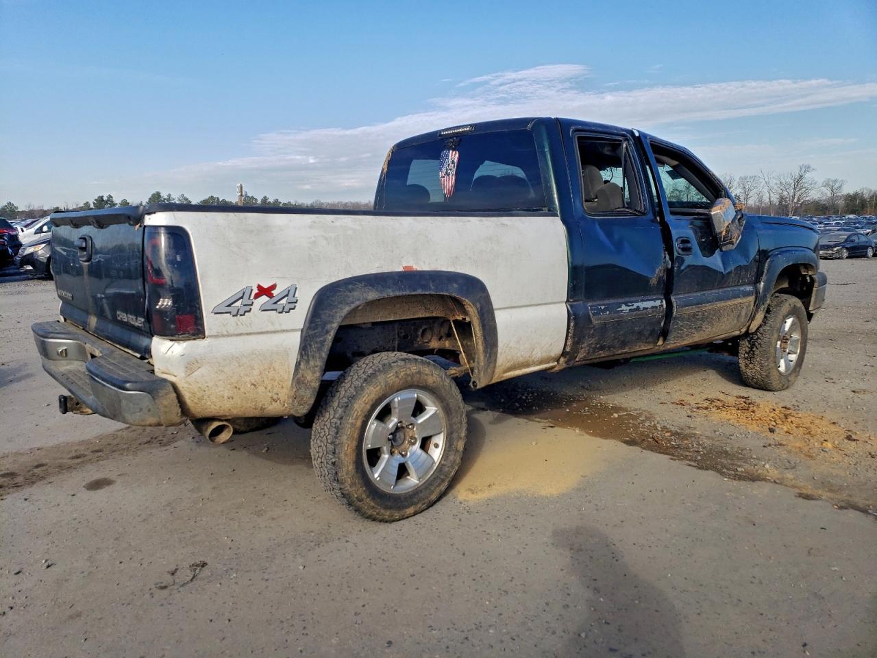 2004 Chevrolet Silverado K1500 - Фото 3