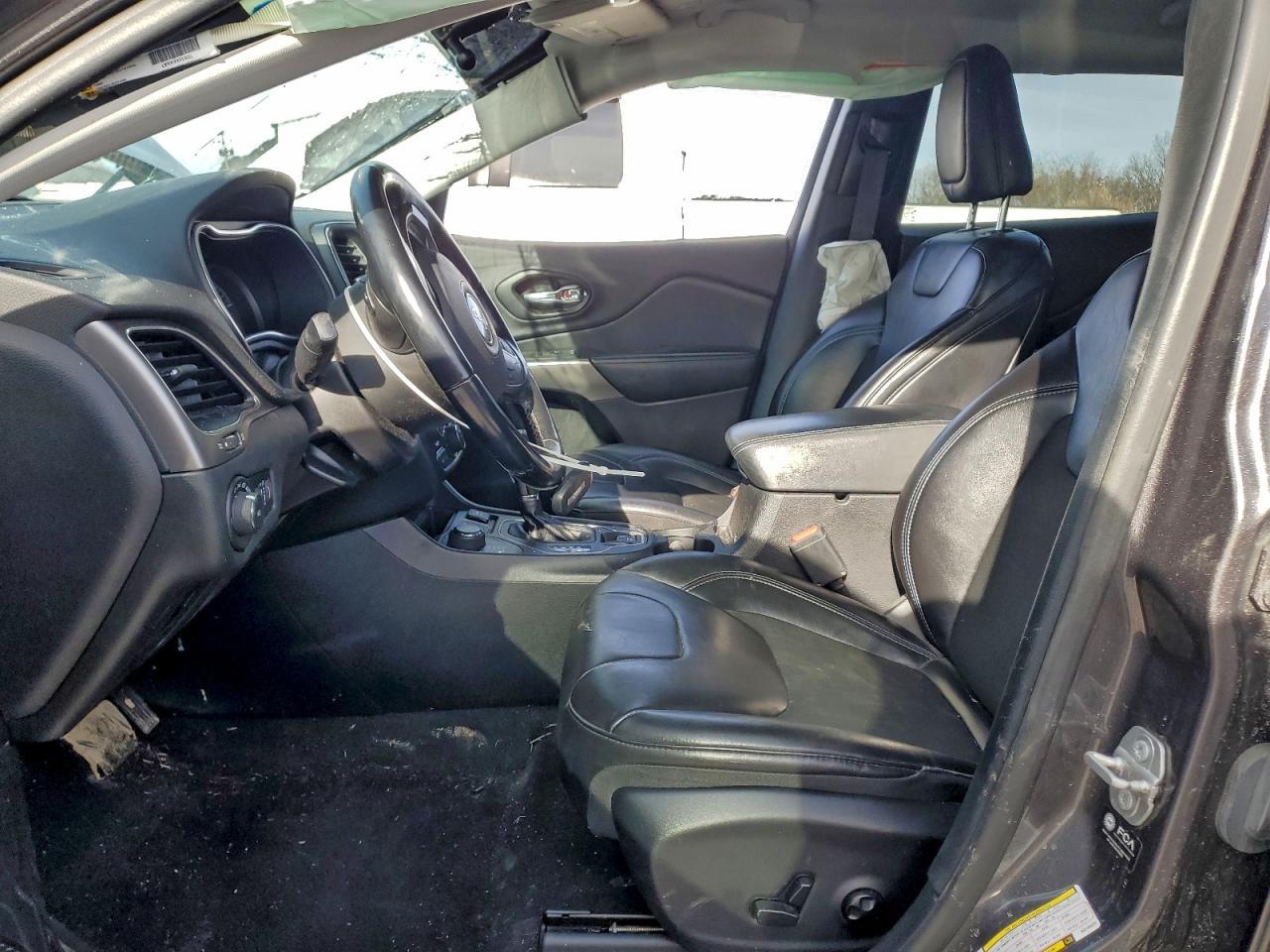 2021 Jeep Cherokee Latitude Plus - Фото 7