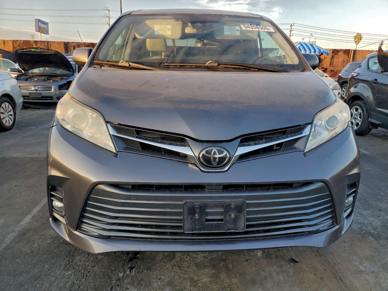 2019 Toyota Sienna Xle - Image 5