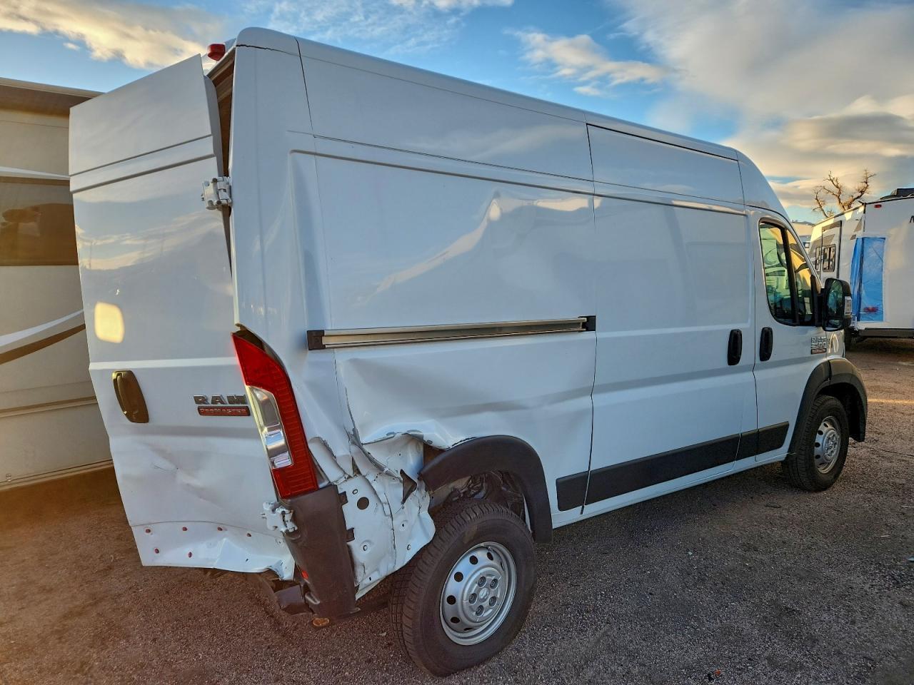 2021 Ram Promaster 2500 Delivery Van - Фото 3