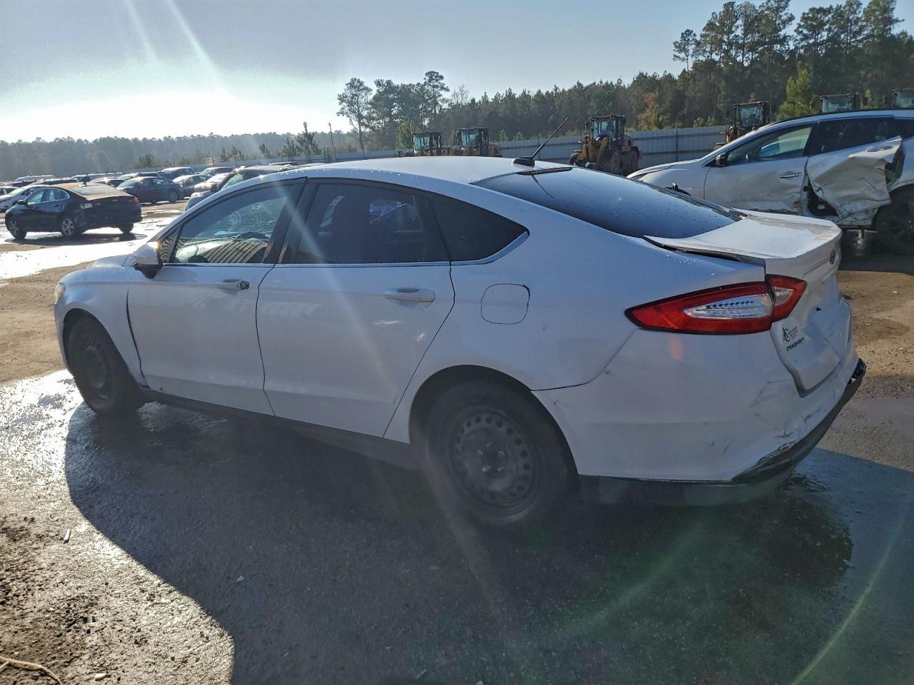 2014 Ford Fusion S - Фото 2