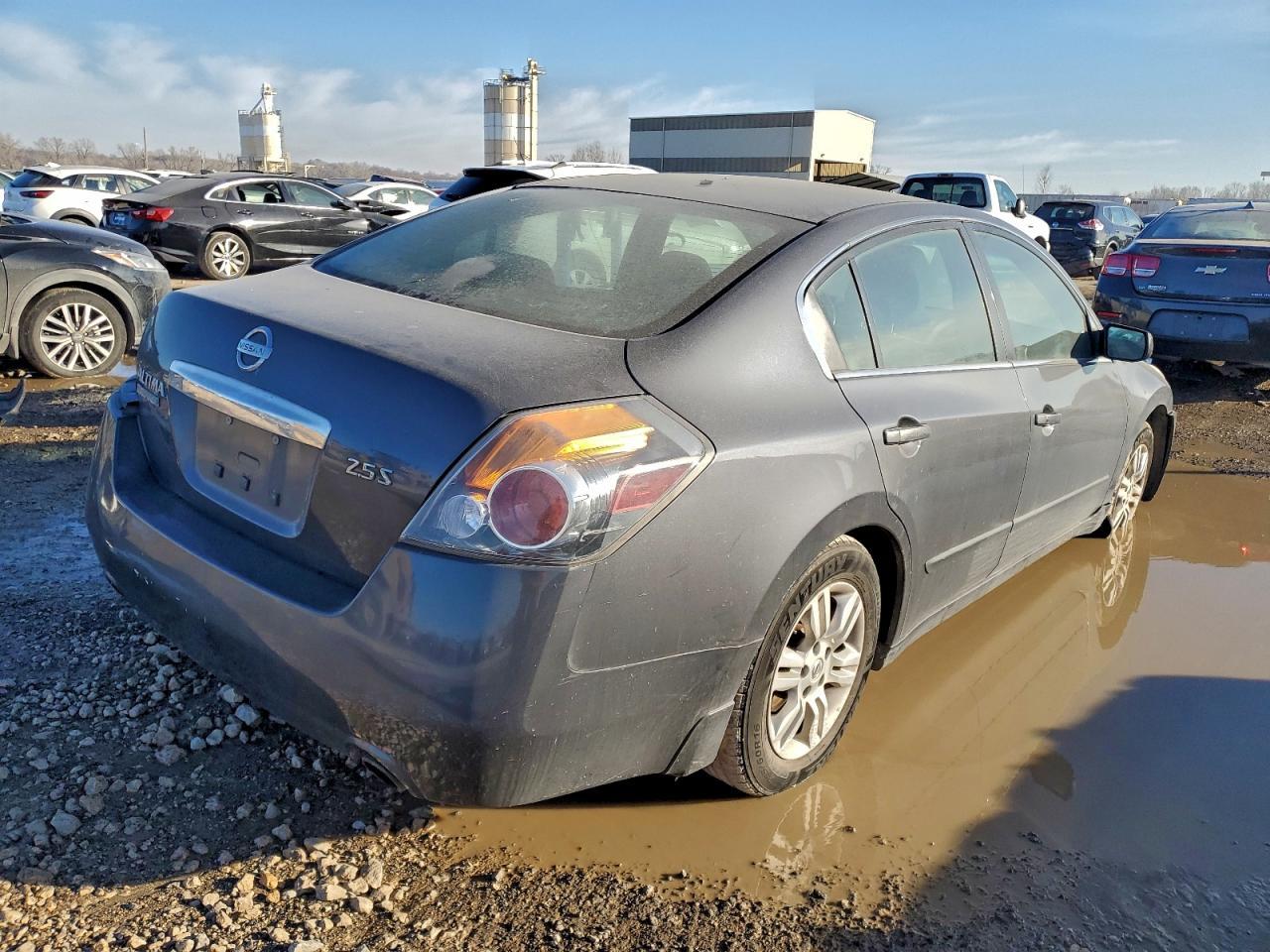 2010 Nissan Altima Base - Image 3