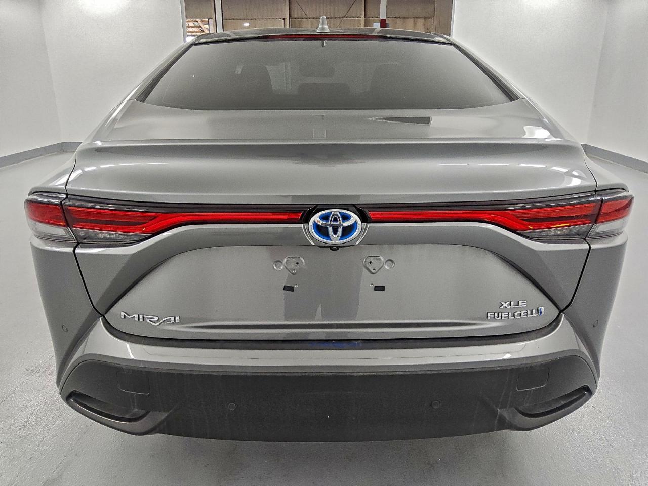 2022 Toyota Mirai Le - Фото 6