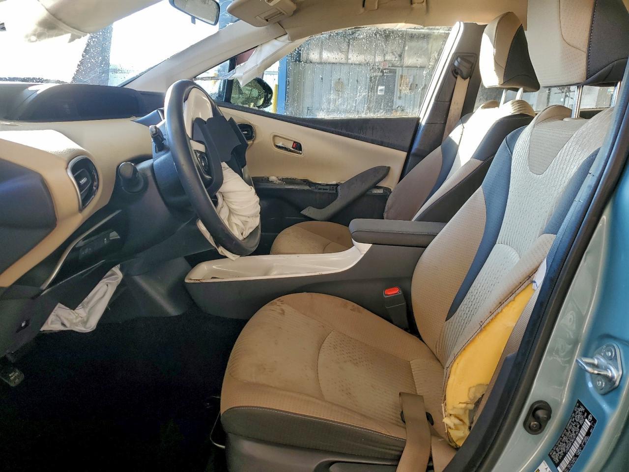 2016 Toyota Prius Three - Image 7