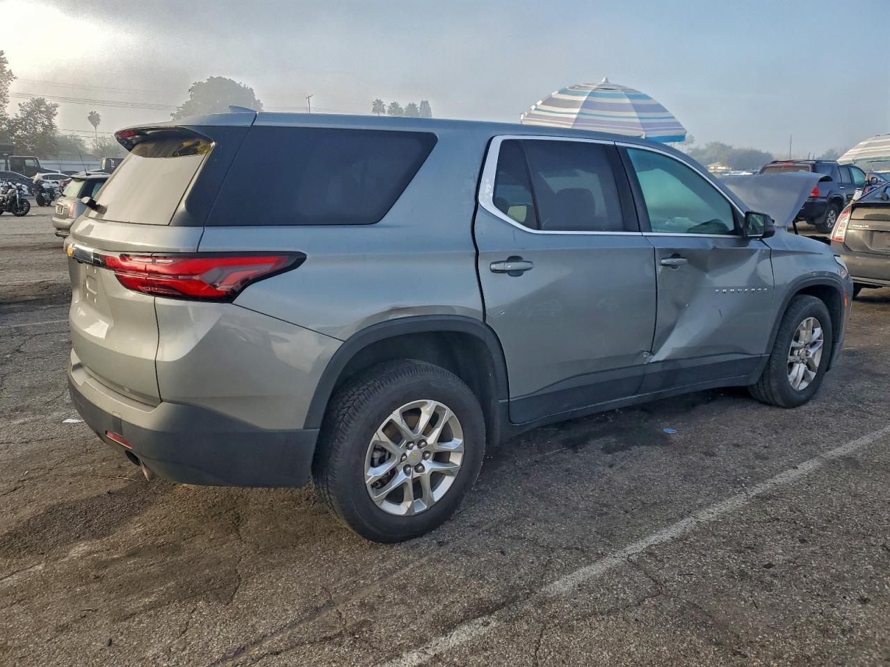 2023 Chevrolet Traverse Ls - Фото 3