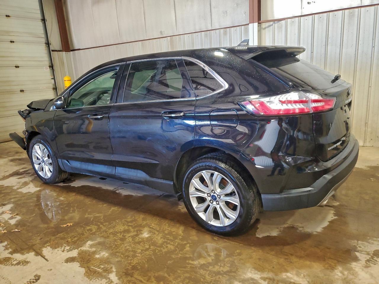 2022 Ford Edge Titanium - Фото 2