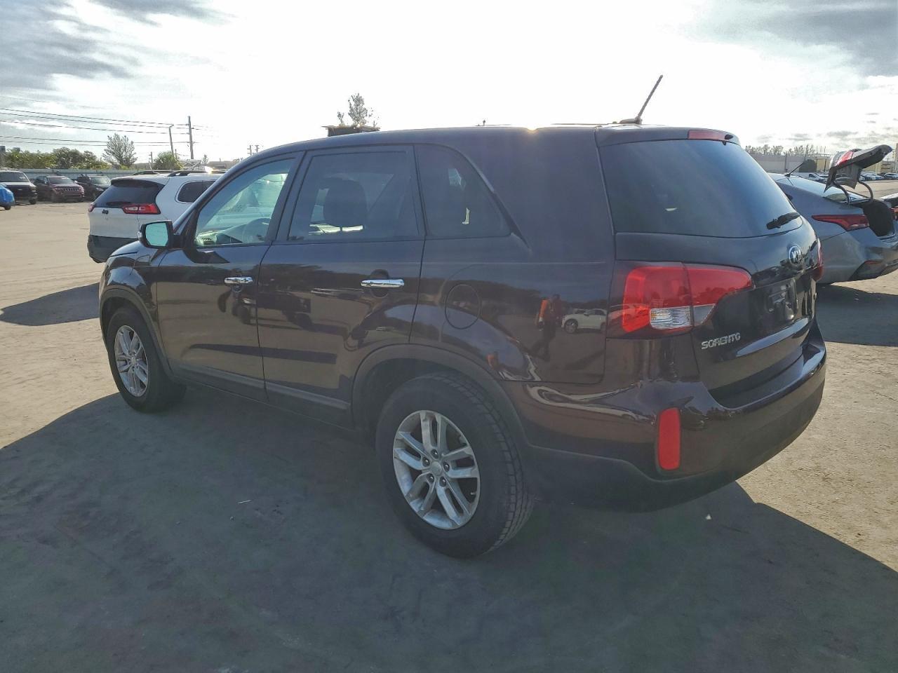 2014 Kia Sorento Lx - Image 2