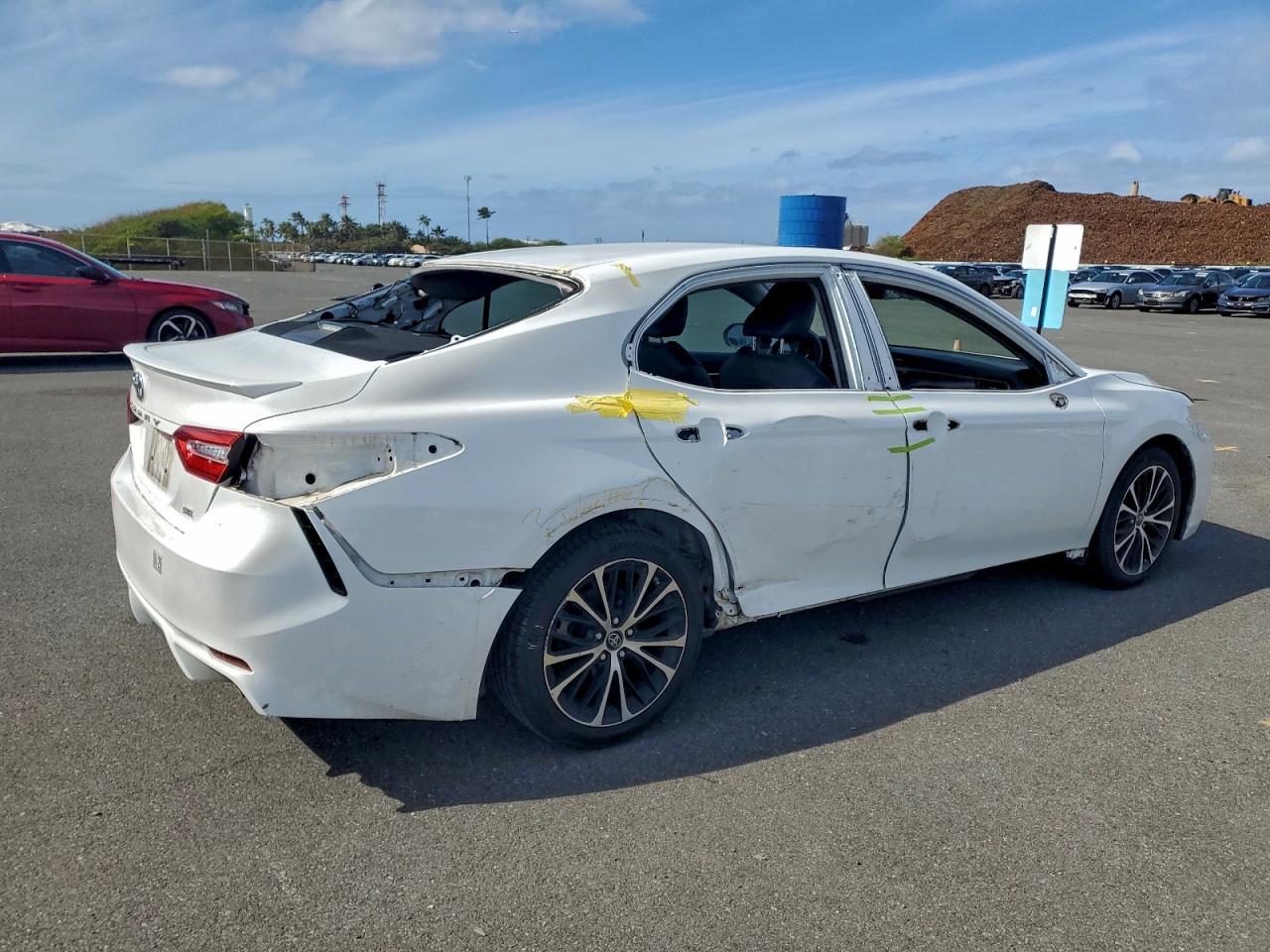 2019 Toyota Camry L - Фото 3