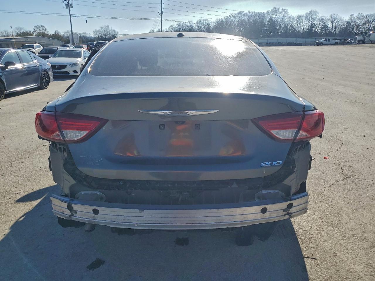 2015 Chrysler 200 Limited - Фото 6
