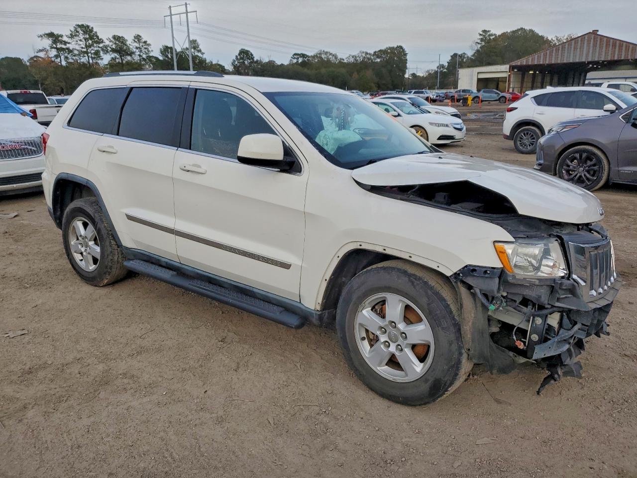 2011 Jeep Grand Cherokee Laredo - Image 4